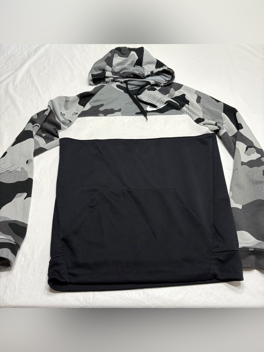 Nike Black Camo Pullover Hoodie Sweatshirt Men’s Small